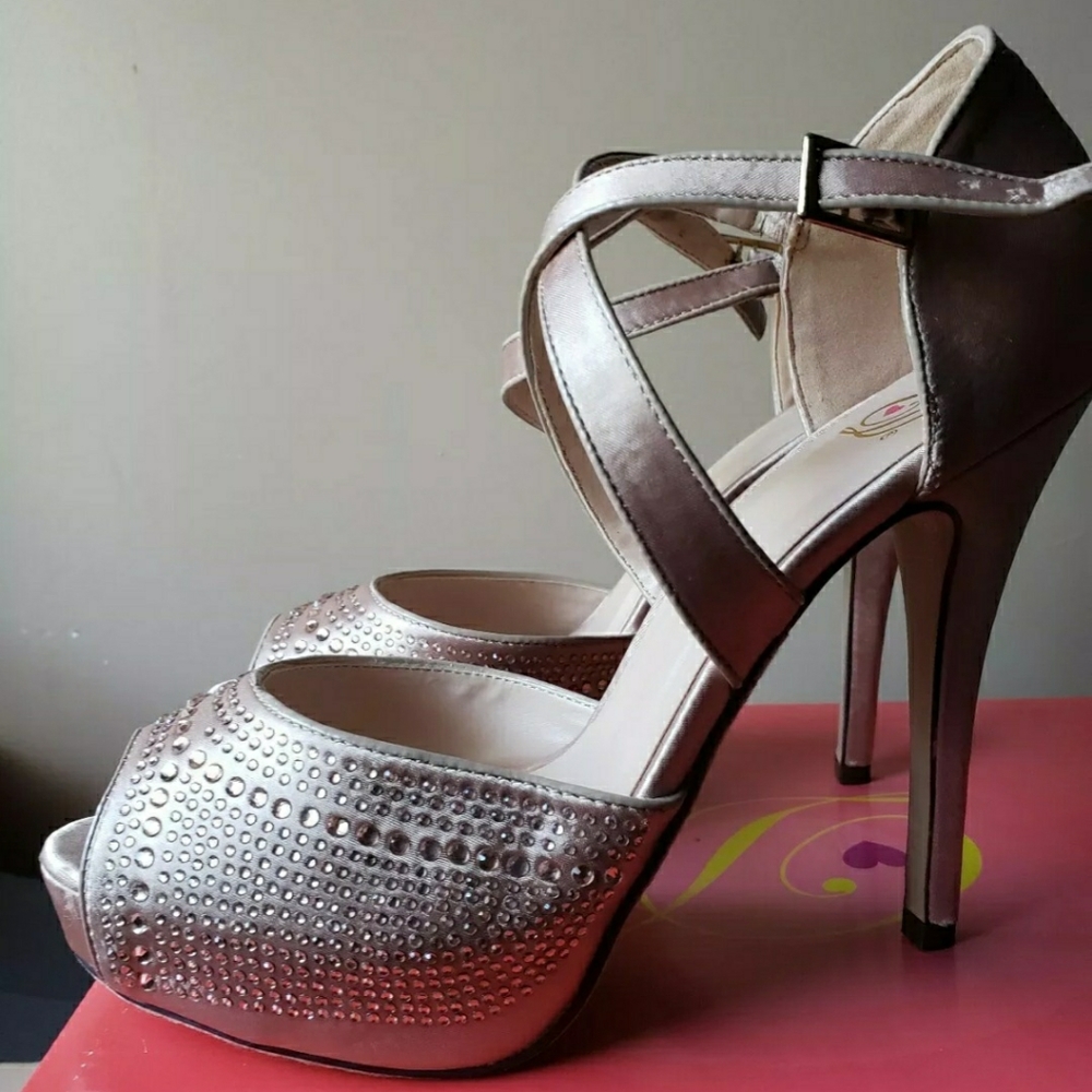 Womens High Heel Peep Toe Size 11 New